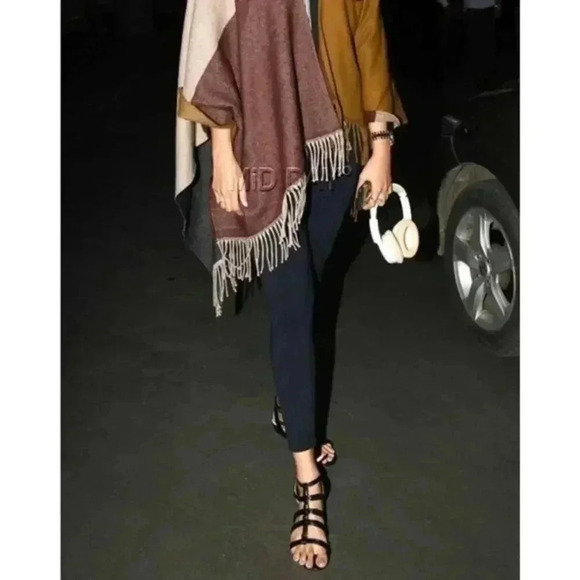 Louise Et Cie Anja Black Strappy Gladiator Sandals - Picture 10 of 16